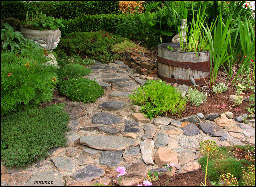 84GardenPathsWaterTub