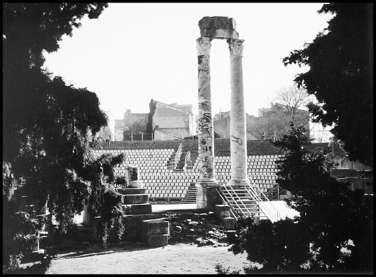 ArlesTheatreStage