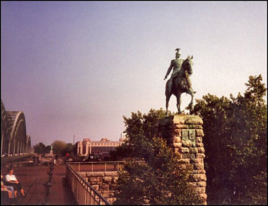 KolnHorseStatue