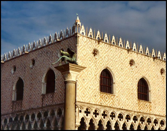 aDogePalace